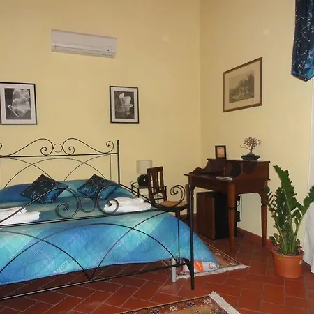 Bed & Breakfast Window To The Tower
