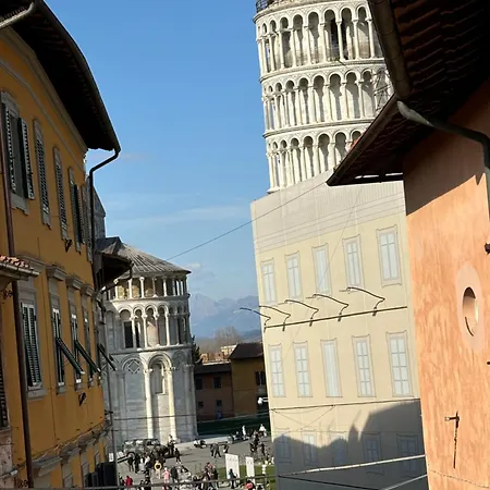 Window To The Tower فندق مبيت وإفطار بيزا